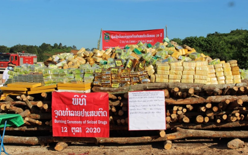 Tiêu hủy ma túy tại tỉnh Bokeo - tỉnh có nhiều vấn đề phức tạp liên quan tội phạm buôn bán ma túy.