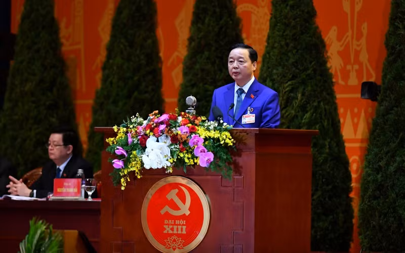 Bộ trưởng Tài nguyên và Môi trường Trần Hồng Hà trình bày tham luận. (ẢNH: ANH TUẤN - DUY LINH)