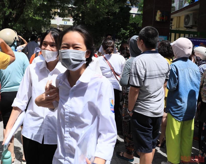 Thí sinh tại Kỳ thi vào lớp 10 thành phố Hà Nội năm học 2022-2023. Ảnh: THÀNH ĐẠT
