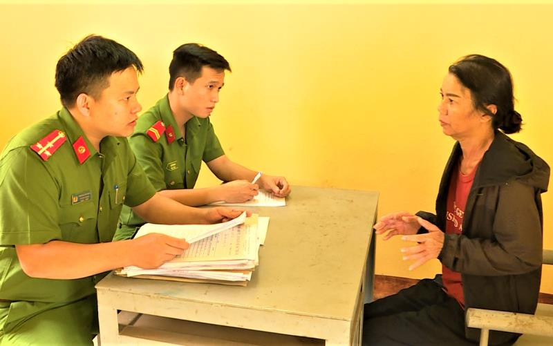 Đối tượng H’Ngơm Bdap tại Công an huyện Cư Kuin.