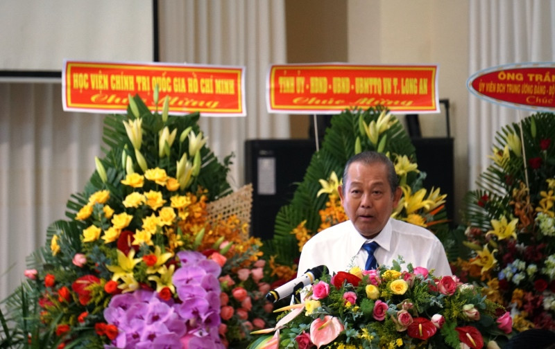 Phó Thủ tướng Thường trực Chính phủ Trương Hòa Bình phát biểu tại hội thảo. 