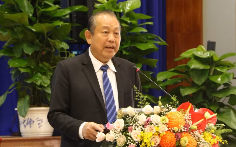 Phó Thủ tướng Thường trực Chính phủ Trương Hòa Bình phát biểu chỉ đạo tại Tọa đàm. 