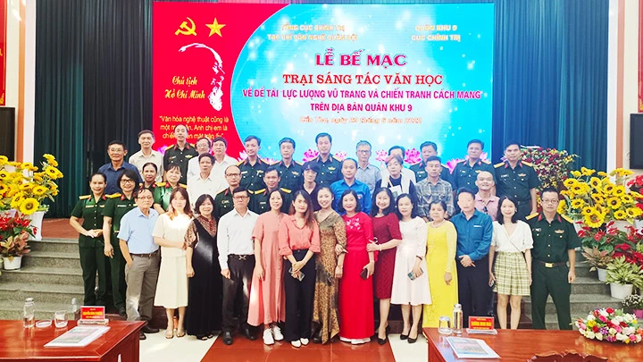 Bế mạc trại sáng tác Văn nghệ quân đội