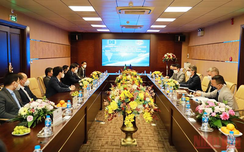 Đại sứ EU tại Việt Nam thăm và làm việc với Công ty Cổ phần Kỹ thuật Công nghiệp Á Châu.