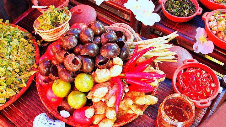 Chuyện gánh bún ốc bà già