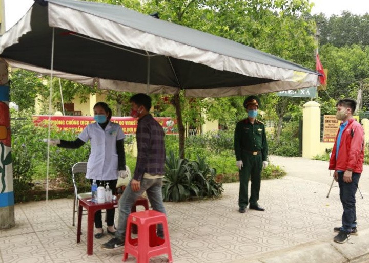 Một chốt kiểm soát trên tuyến QL 4B Tiên Yên đi Đình Lập.