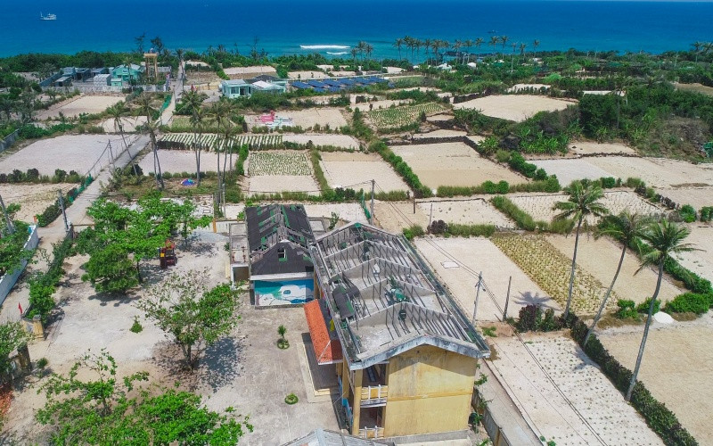 Trường tiểu học số 2 An Vĩnh, Lý Sơn bị tốc mái hư hỏng nặng sau bão số 9 năm 2020.