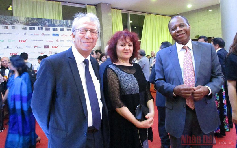 Các nhà làm phim quốc tế tại LHP quốc tế Hà Nội năm 2016.