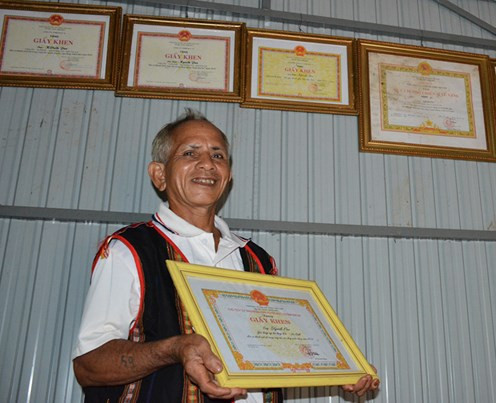 Già làng Kpuih Peo.