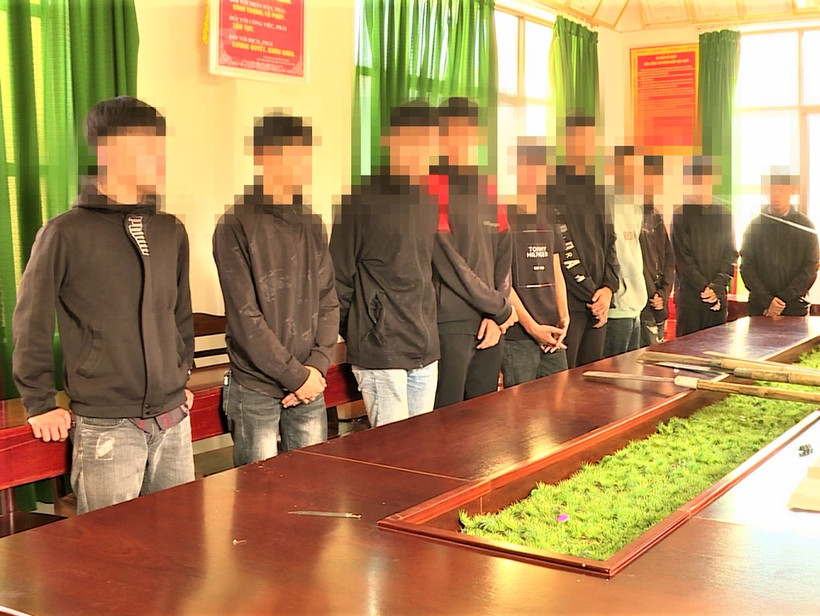 Các thiếu niên, học sinh tham gia hỗn chiến tại buổi triệu tập.