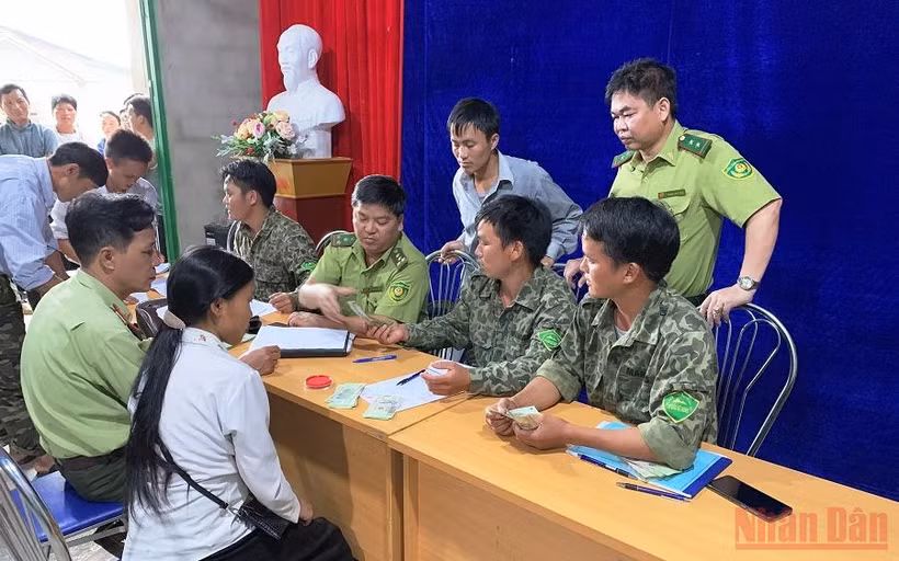 Chi trả tiền dịch vụ môi trường rừng ở Khu bảo tồn thiên nhiên Bát Xát, tỉnh Lào Cai.