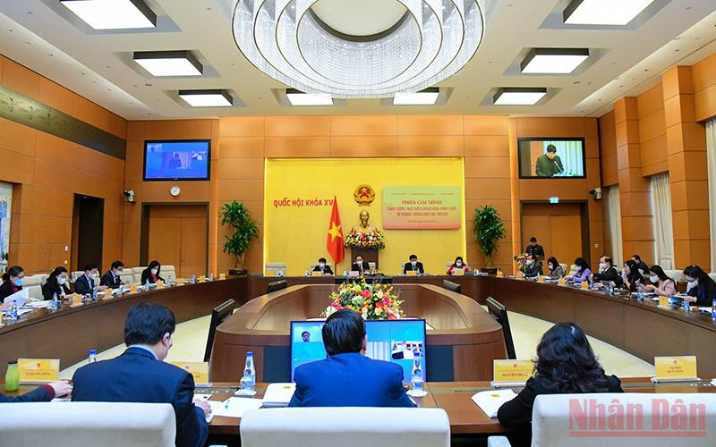 Quang cảnh phiên giải trình về tăng cường thực hiện chính sách, pháp luật về phòng, chống bạo lực trẻ em. (Ảnh: Duy Linh)