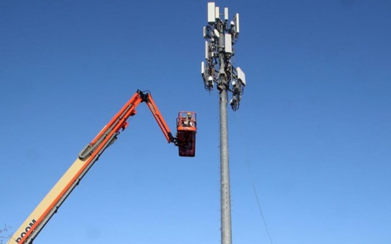Verizon lắp đặt thiết bị 5G ở Utah. (Ảnh: Reuters)