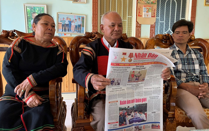 Ông Y Bhem Knul, người Ê Đê, ở buôn Jăt B, xã Ea Hiu, huyện Krông Pắk, tỉnh Đắk Lắk.