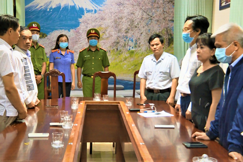 Các bị can trong vụ án khi bị cơ quan cảnh sát điều tra khởi tố, bắt giam.