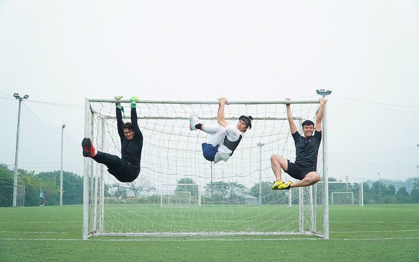 Ba diễn viên Hà Việt Dũng, Nhan Phúc Vinh và Tuấn Tú trong phim. (Ảnh: VFC)