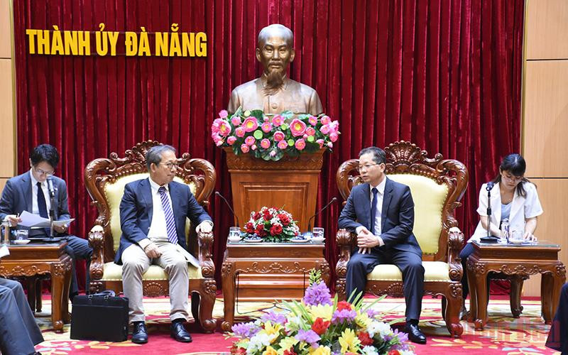 Bí thư Thành ủy Đà Nẵng Nguyễn Văn Quảng tiếp Đại sứ Nhật Bản tại Việt Nam Yamada Takio, chiều 24/6.