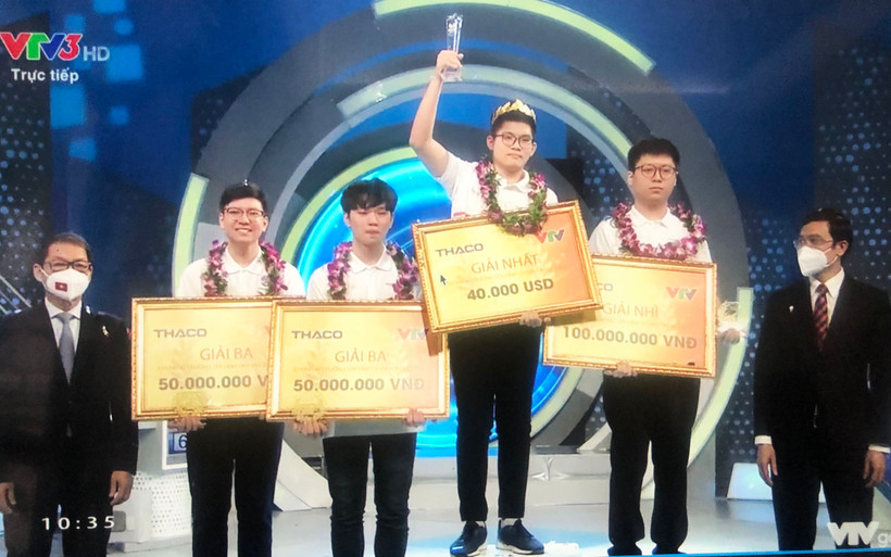 Nguyễn Hoàng Khánh trở thành nhà vô địch leo núi năm thứ 21.