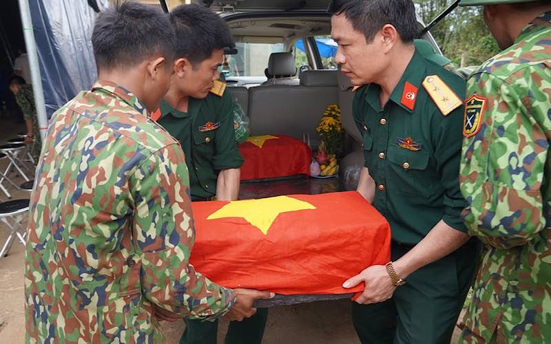 Đưa các hài cốt liệt sĩ về nhà cộng đồng thôn Tân Xá