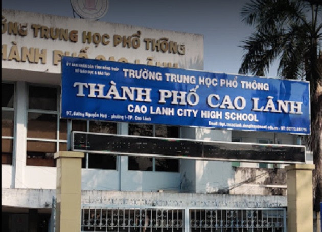 Cổng Trường THPT TP Cao Lãnh. (Ảnh minh họa)