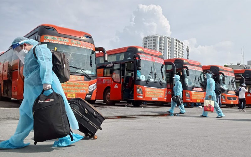 Người dân được đưa về quê miễn phí tại bến xe Miền Đông, TP Hồ Chí Minh.