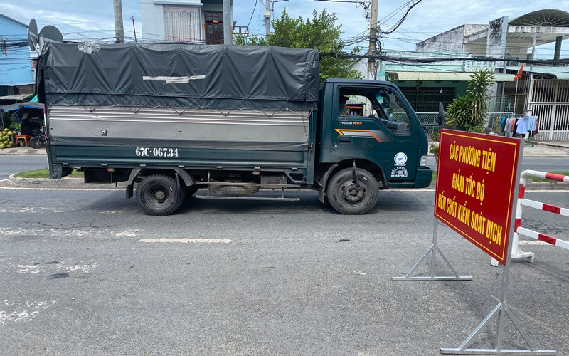 Từ 17 giờ chiều nay, các phương tiện vào An Giang phải có giấy xét nghiệm âm tính.