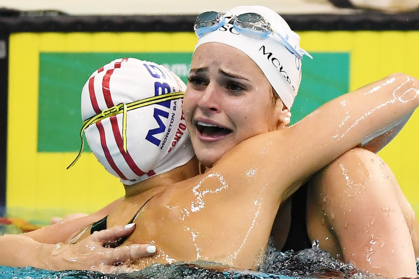 Nữ kình ngư Kaylee McKeown phá kỷ lục thế giới 100m bơi ngửa nữ trong cuộc thi tại Adelaide, Australia ngày 13-6. (Ảnh: TheGuardian)