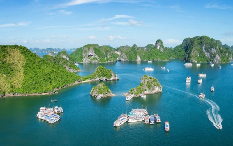 Vịnh Hạ Long - Di sản thiên nhiên thế giới.