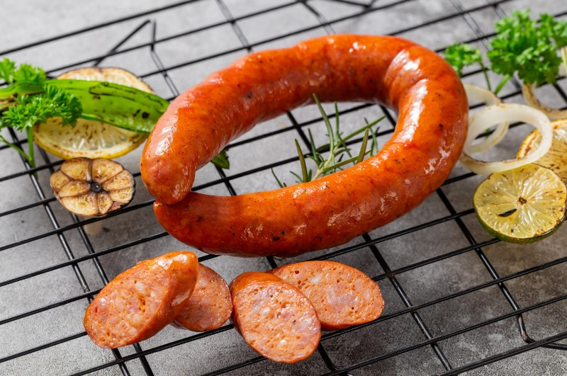 Ở nhà chống dịch cùng xúc xích cao cấp Đức Việt