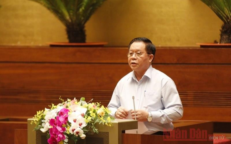 Đồng chí Nguyễn Trọng Nghĩa Bí thư Trung ương Đảng, Trưởng ban Tuyên giáo Trung ương phát biểu tại hội nghị.