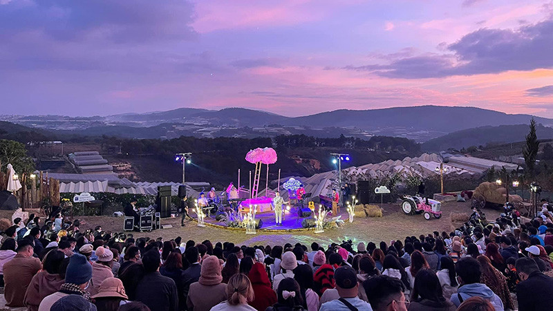 Một đêm nhạc giữa mênh mông thiên nhiên Đà Lạt. 