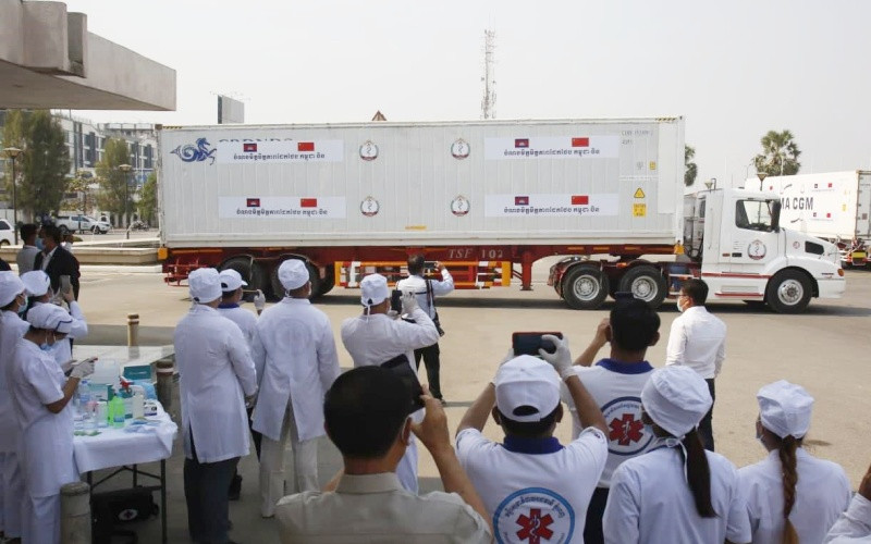 Campuchia tiếp nhận thêm vaccine ngừa Covid-19, sáng 26-3. (Ảnh: Fresh News)