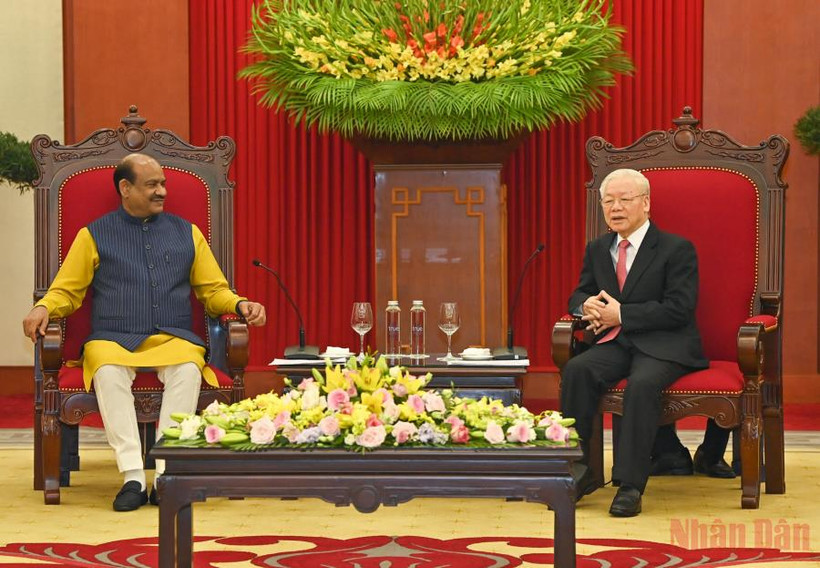 Tổng Bí thư Nguyễn Phú Trọng và Chủ tịch Hạ viện Cộng hòa Ấn Độ Om Birla.