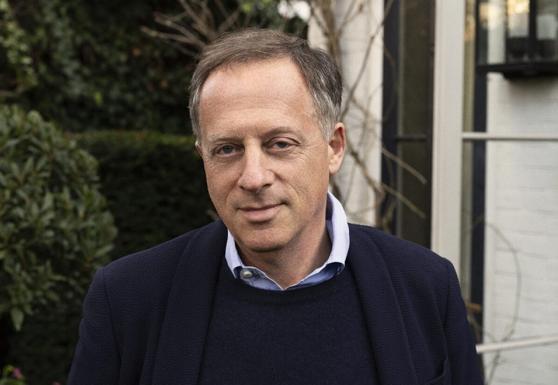 Chủ tịch BBC Richard Sharp (Ảnh: Future of Media)