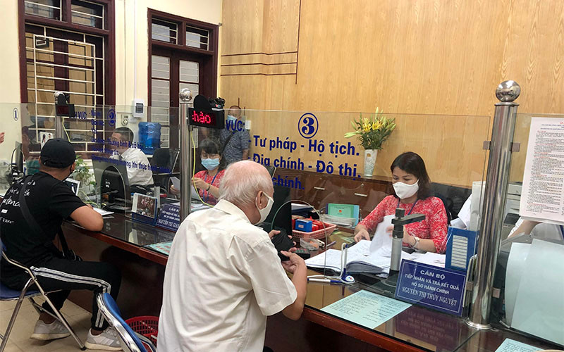 Bộ phận “một cửa” tại phường Vĩnh Tuy, quận Hai Bà Trưng.