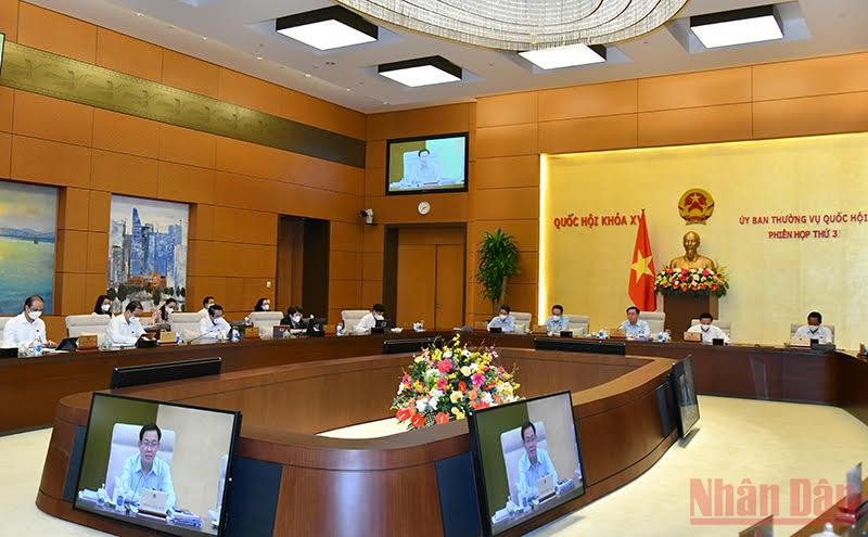 Quang cảnh phiên họp Ủy ban Thường vụ Quốc hội cho ý kiến về dự án Luật sửa đổi, bổ sung Phụ lục - Danh mục chỉ tiêu thống kê quốc gia của Luật Thống kê. (Ảnh: Duy Linh)