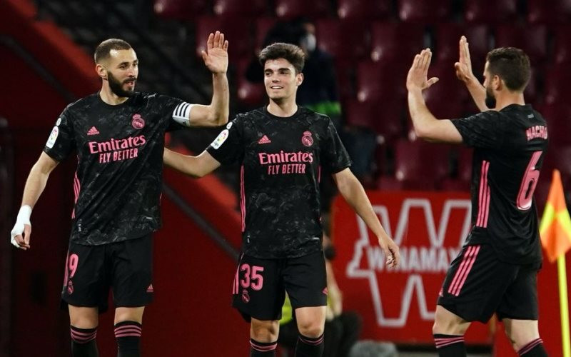 Real thắng đậm nhưng không còn quyền tự quyết khi cuộc đua vô địch chuẩn bị đi đến hồi kết. (Ảnh: La Liga)