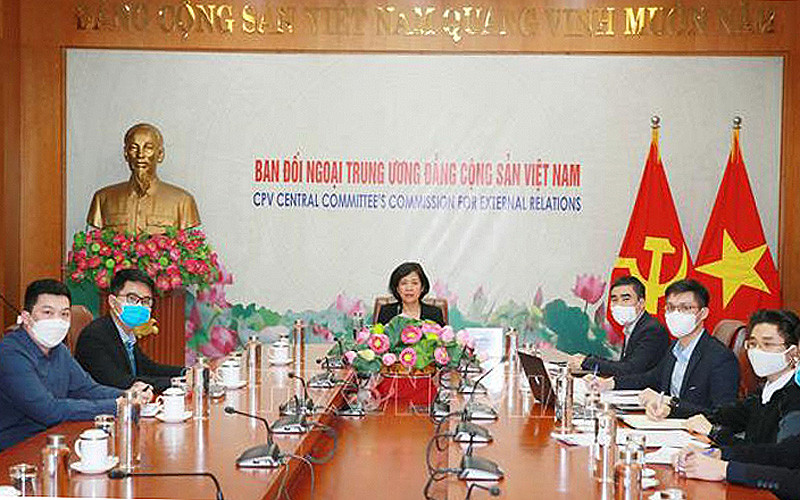 Bà Nguyễn Thị Hoàng Vân, Phó Trưởng Ban Đối ngoại Trung ương tại Hội nghị trực tuyến. (Ảnh: TTXVN) 