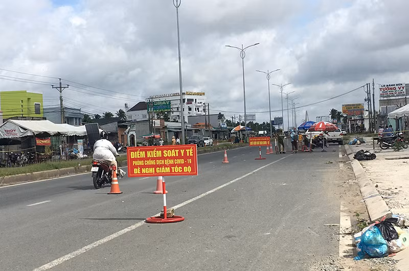 Chốt kiểm soát phòng, chống dịch bệnh Covid-19 tại cầu Rạch Miễu sẽ được dỡ bỏ để đáp ứng nhu cầu phòng, chống dịch trong tình hình mới.