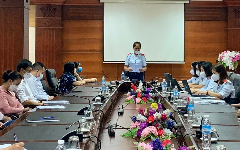 Đoàn thanh tra chuyên ngành bảo hiểm xã hội tỉnh Quảng Ninh thanh tra doanh nghiệp tại địa bành. (Ảnh: Quảng Ninh)