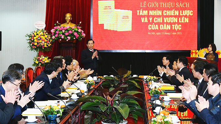 Các đại biểu tham dự buổi lễ. Ảnh: NHANDAN.COM.VN