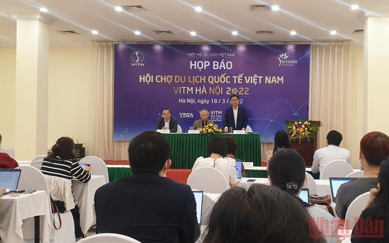 Phó Tổng cục trưởng Tổng cục Du lịch Phạm Văn Thủy phát biểu tại họp báo về VITM Hà Nội 2022 (Ảnh: T.LINH)