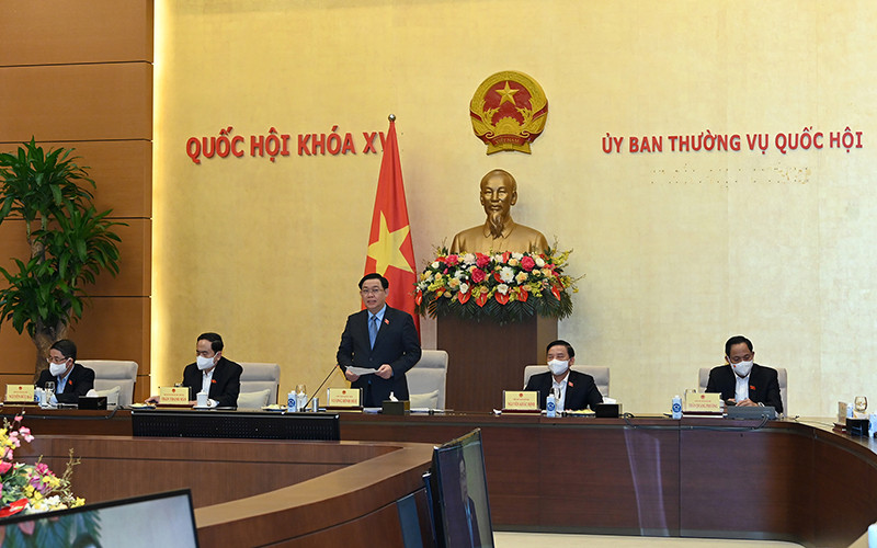 Chủ tịch Quốc hội Vương Đình Huệ cùng các Phó Chủ tịch dự và chủ trì nội dung phiên họp thứ 9 Ủy ban Thường vụ Quốc hội. (Ảnh: DUY LINH)