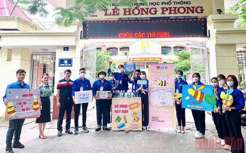 Các đội tình nguyện tại Hải Phòng ra quân tiếp sức mùa thi 2022.