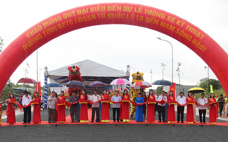 Nghi thức thông xe kỹ thuật Đường tỉnh 927C.