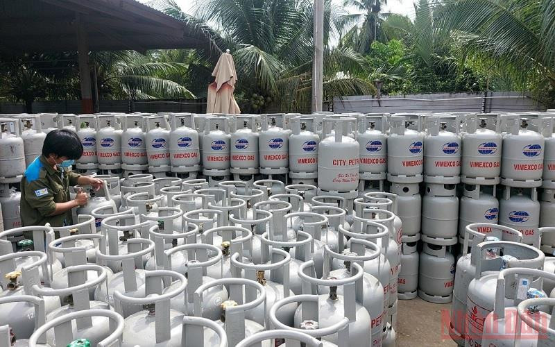 Giá gas đã tăng tháng thứ 6 liên tiếp với tổng mức tăng 117.000 đồng/bình 12kg.