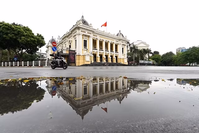 Nhà Hát Lớn, điểm tham quan hấp dẫn, thu hút khách du lịch trên địa bàn quận Hoàn Kiếm.