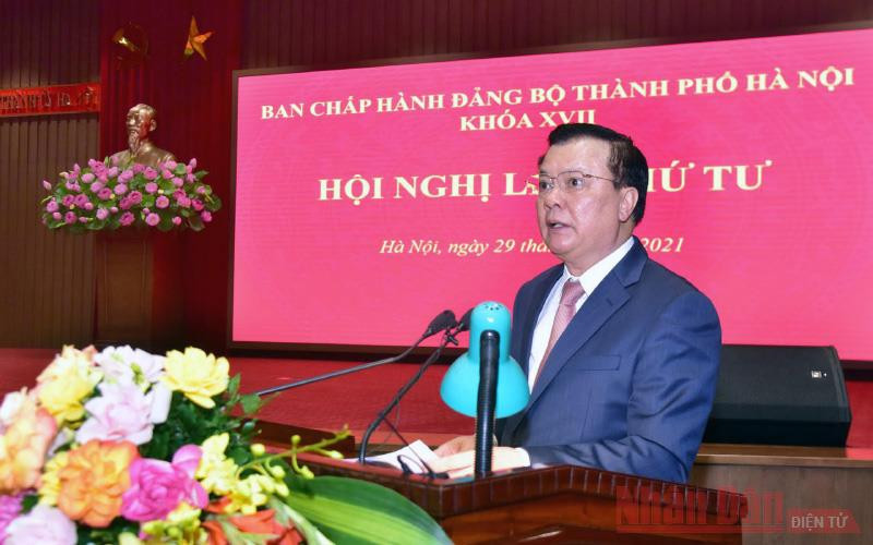 Đồng chí Đinh Tiến Dũng, Ủy viên Bộ Chính trị, Bí thư Thành ủy phát biểu khai mạc hội nghị. (Ảnh: Duy Linh)