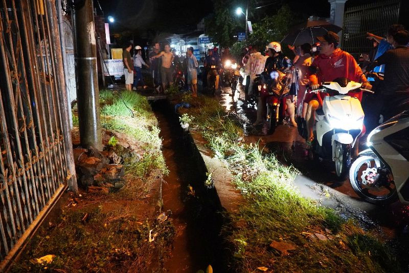 Nơi hai nạn nhân rơi xuống mương tại xã Gia Tân 1, huyện Thống Nhất.