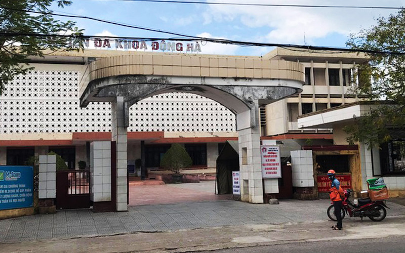 Trung tâm Y tế TP Đông Hà nơi gia đình ông C đang cách ly và BN 904 đang được điều trị.